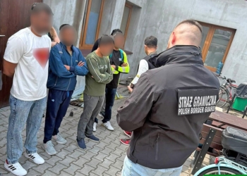 Skontrolowali hostel w Łowiczu. Zatrzymali 12 cudzoziemców