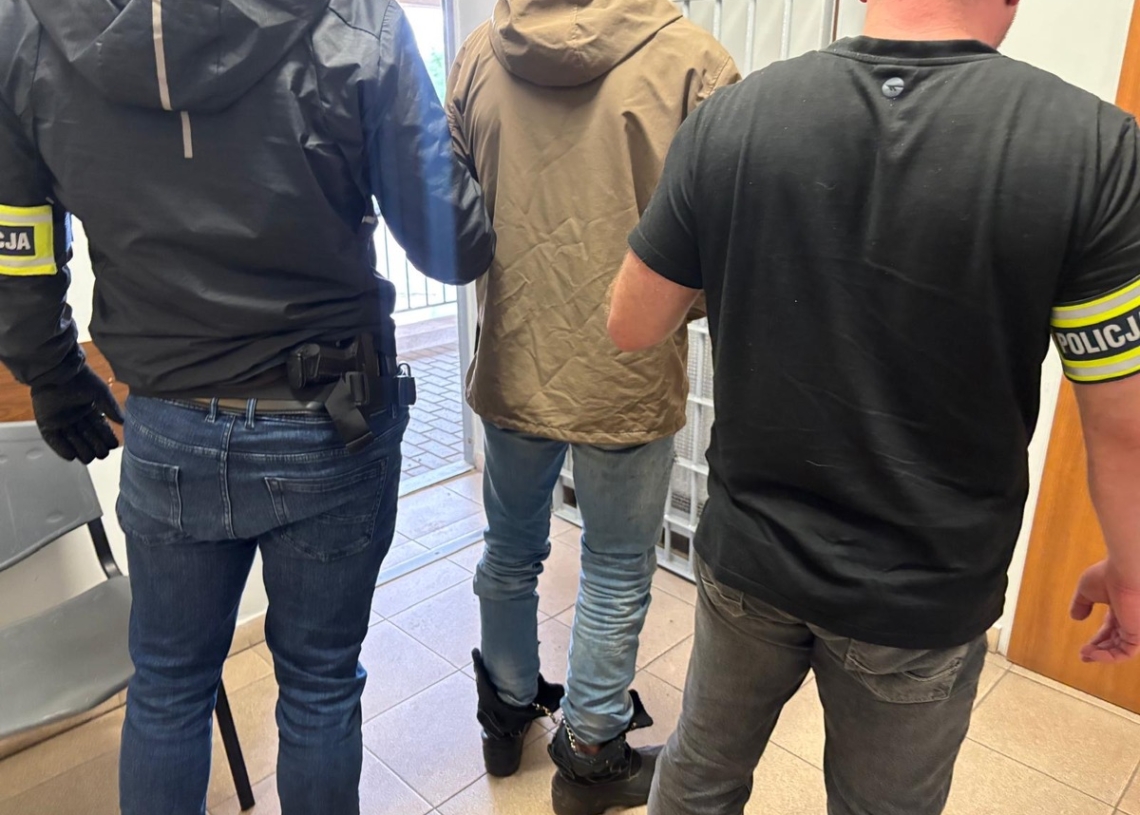 Przełom po 30 latach. Archiwum X zatrzymało podejrzanego o zabójstwo pod Sieradzem [NAGRANIE]