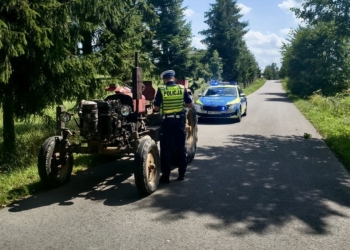 Pijany 57-latek uciekał przed policją... ciągnikiem