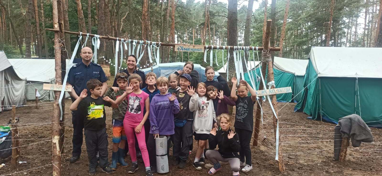 Policja kontroluje obozy harcerskie. Trwa akcja na rzecz bezpiecznych wakacji