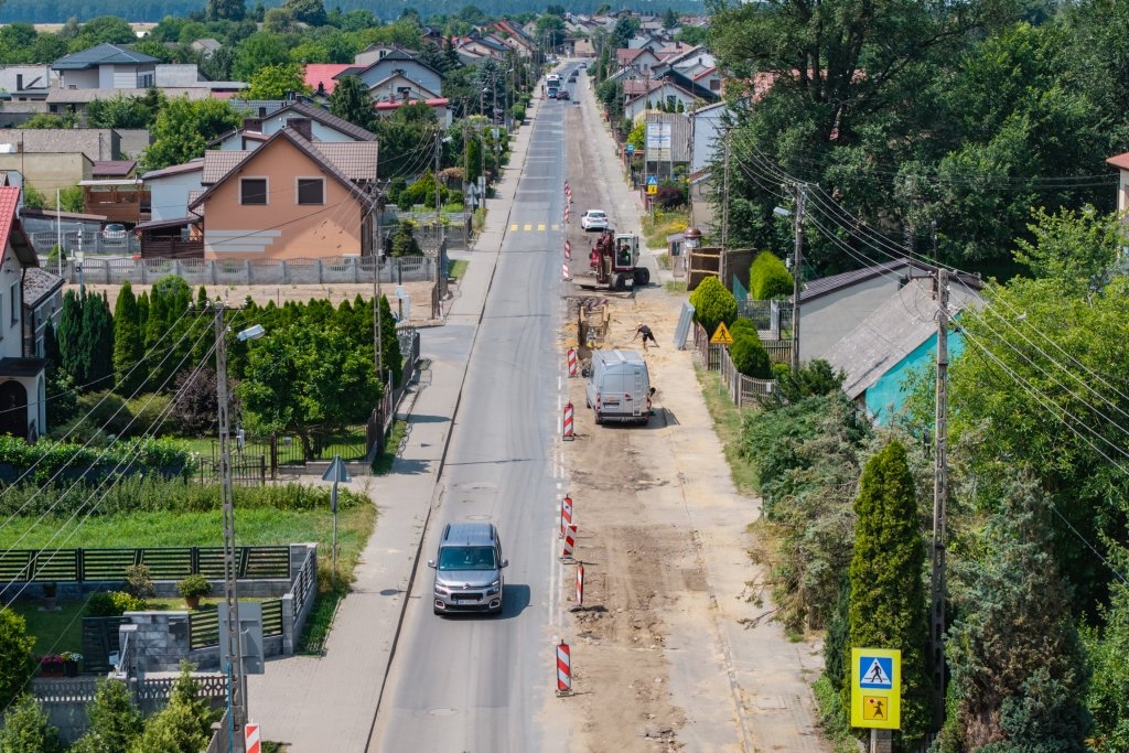 Ruszyła przebudowa DW486. Powstanie nowa jezdnia, chodniki i droga rowerowa