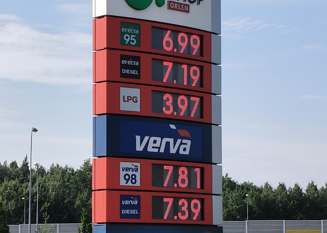 Koniec rządowego pakietu CPN. Od dziś droższe paliwo 1 Koniec rządowego pakietu CPN. Od dziś droższe paliwo