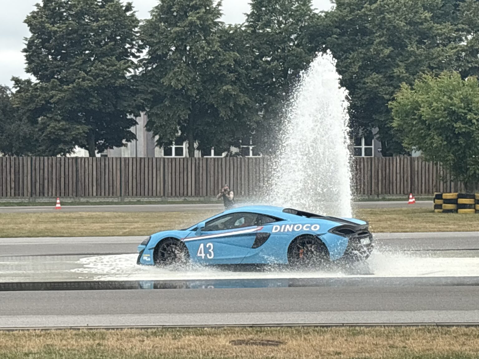 Supercar Taxi w Sieradzu. Sprawdzali swoje umiejętności za kółkiem, fot. Jakub Jędrzejewski IMG 3237