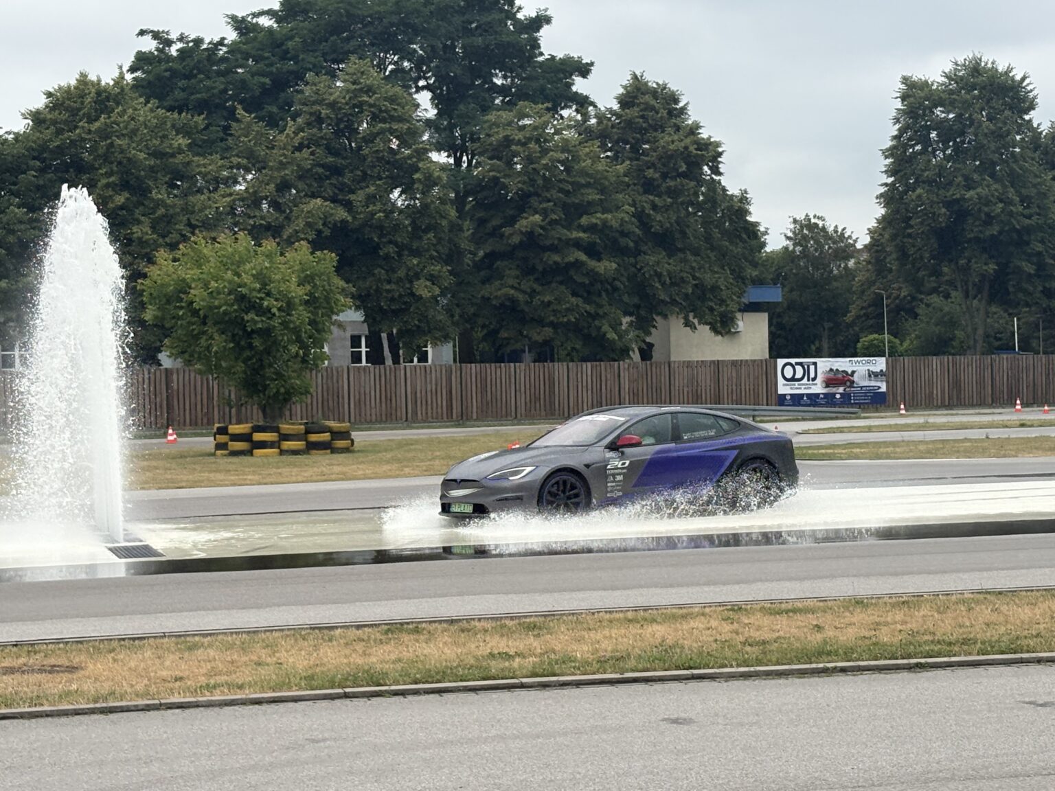 Supercar Taxi w Sieradzu. Sprawdzali swoje umiejętności za kółkiem, fot. Jakub Jędrzejewski IMG 3244