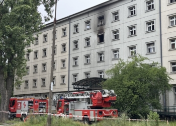 Pożar w akademiku na Lumumbowie. Dwie osoby ranne [ZDJĘCIA]