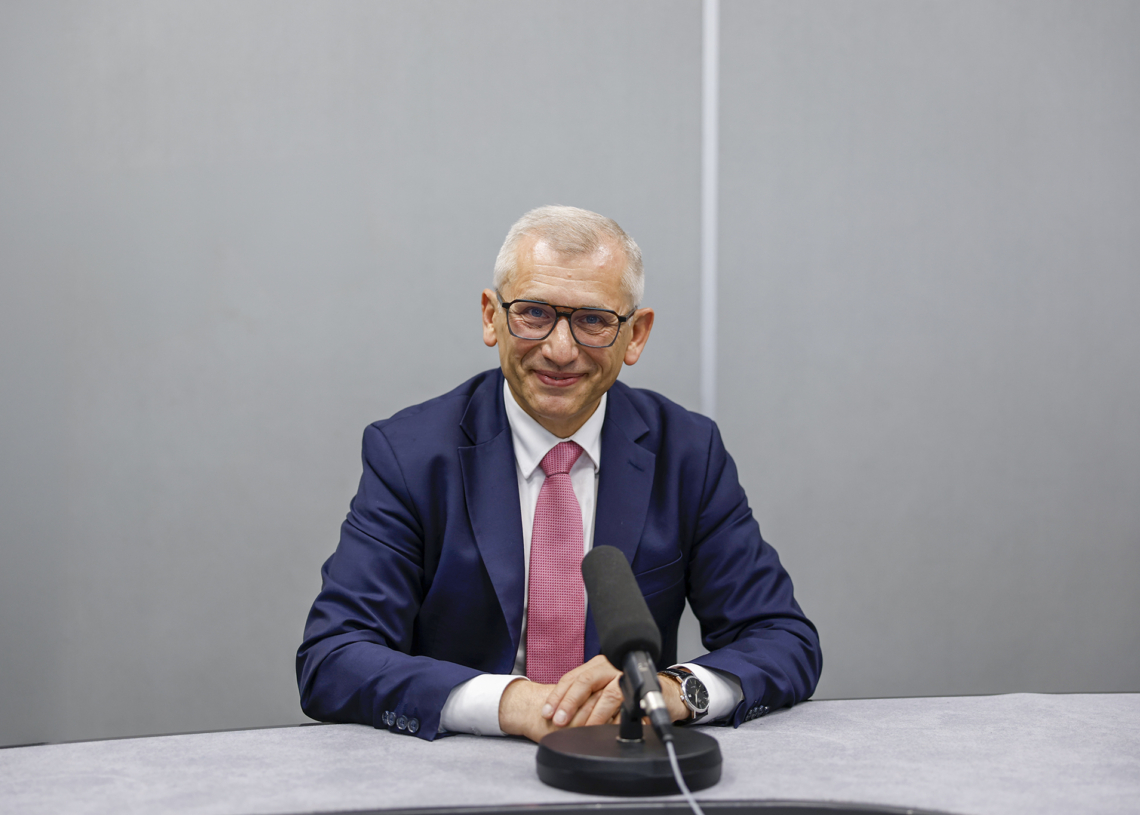 Nowe znaki przy odcinkowym pomiarze prędkości. Krzysztof Kwiatkowski Gościem Radia Łódź 1 Nowe znaki przy odcinkowym pomiarze prędkości. Krzysztof Kwiatkowski Gościem Radia Łódź