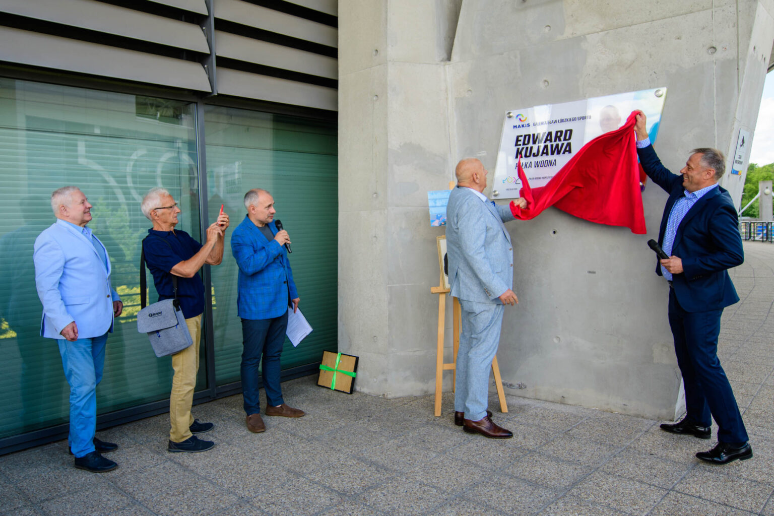 Odsłonięcie tablicy Edwarda Kujawy fot Sebastian Szwajkowski_1 Odsloniecie tablicy Edwarda Kujawy fot Sebastian Szwajkowski 1