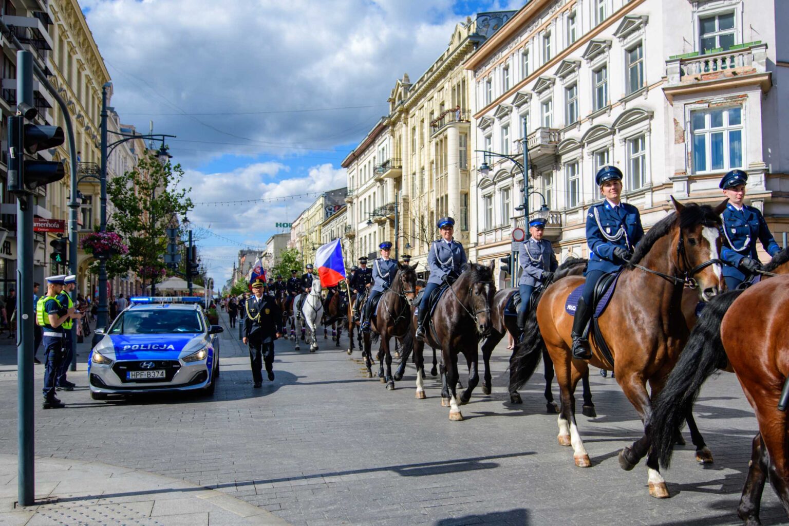 Parada Konna ulicą Piotrkowską fot Sebastian Szwajkowski_6 Parada Konna ulica Piotrkowska fot Sebastian Szwajkowski 6