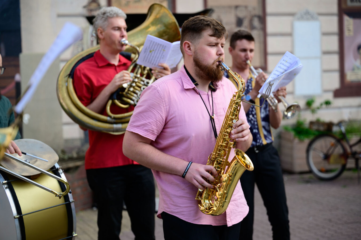 Parada Żółtej Łodzi Podwodnej fot Sebastian Szwajkowski (7) Parada Zoltej Lodzi Podwodnej fot Sebastian Szwajkowski 7