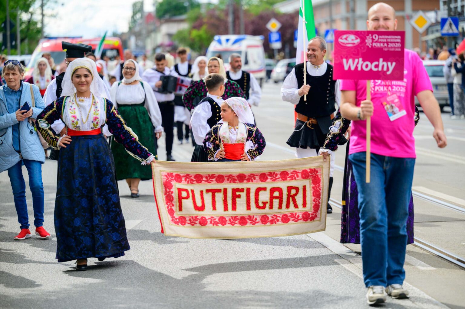 Parada folkowa w Pabianicach fot Sebastian Szwajkowski 22