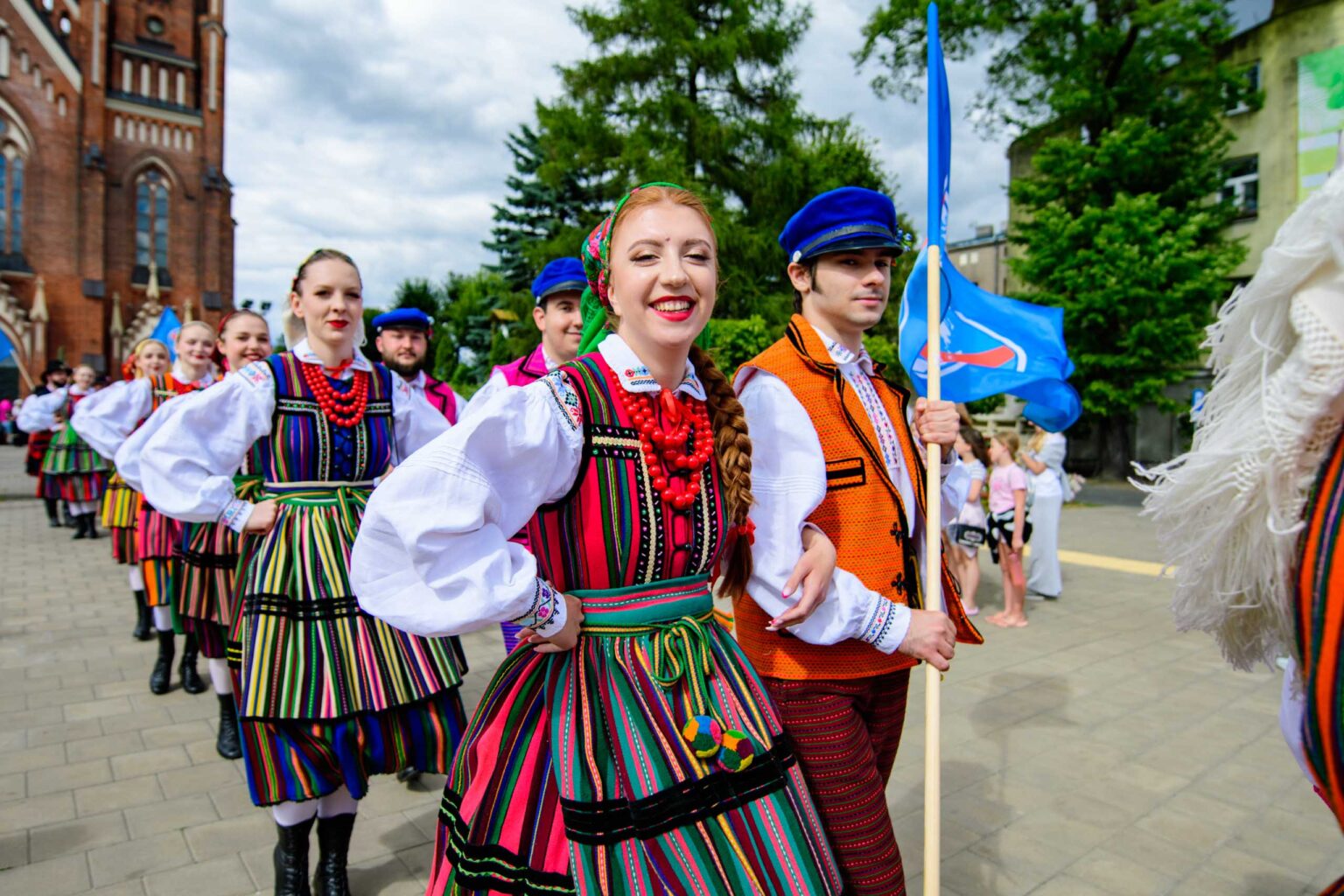 Parada folkowa w Pabianicach fot Sebastian Szwajkowski 3