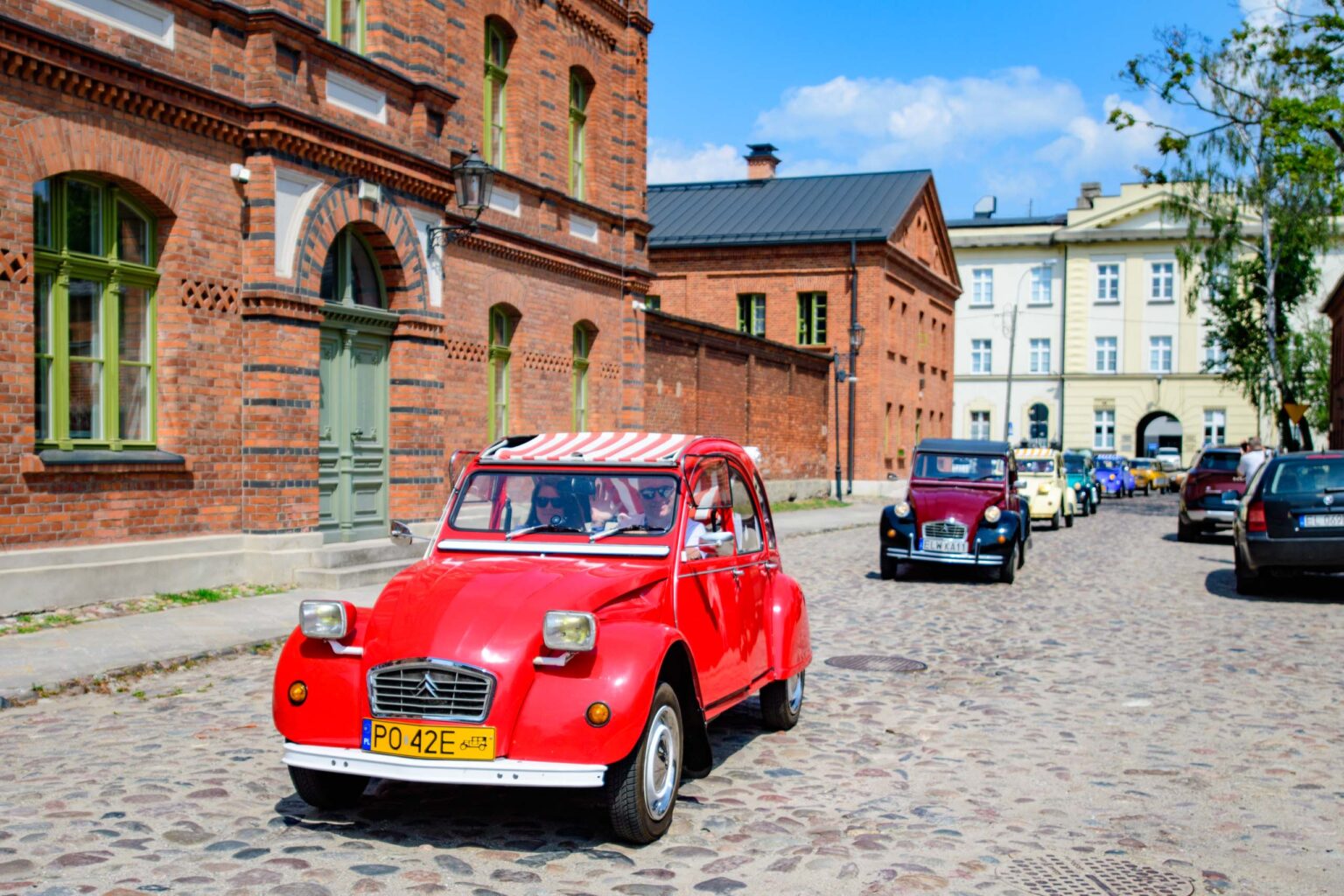 Parada zabytkowych Citroenow fot Sebastian Szwajkowski 12