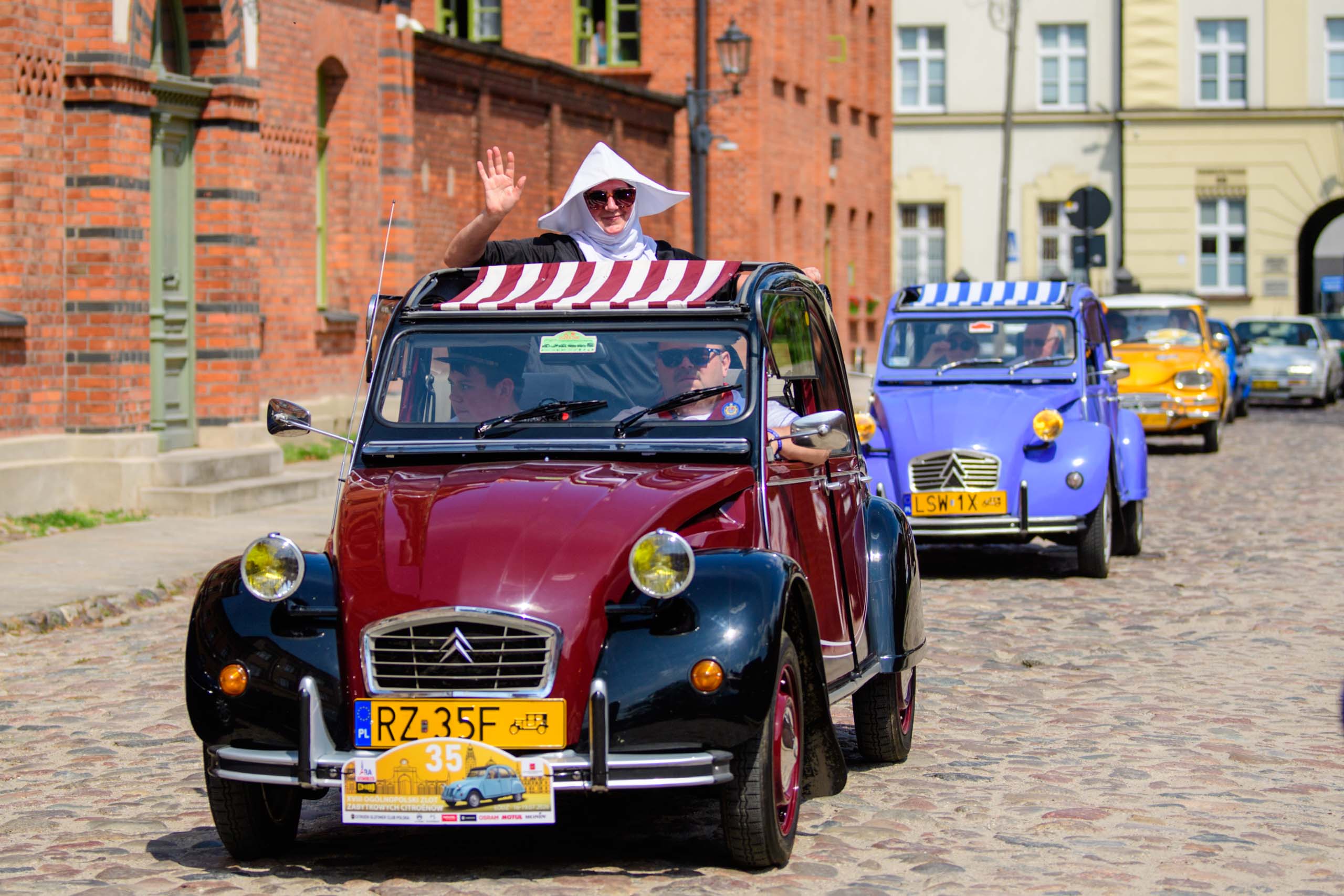 Zabytkowe Citroeny opanowały Łódź