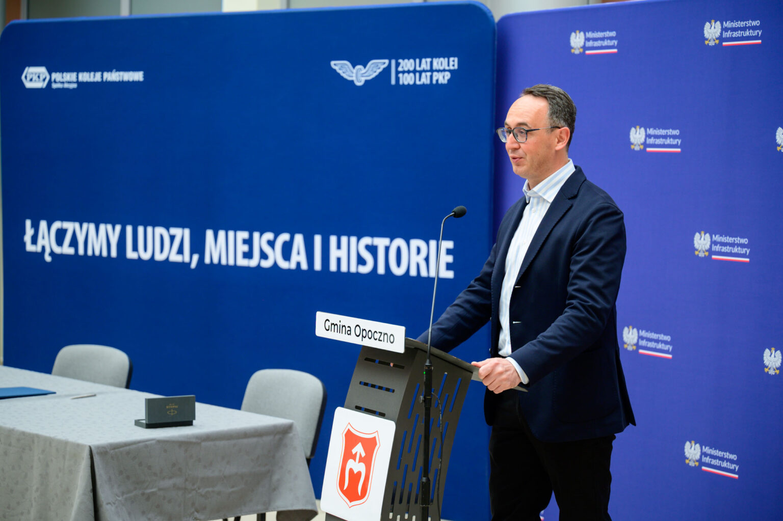 Podpisanie umowy na projekt dworca Opoczno Południe z ministrem Klimczakiem fot Sebastian Szwajkowski_13 Podpisanie umowy na projekt dworca Opoczno Poludnie z ministrem Klimczakiem fot Sebastian Szwajkowski 13