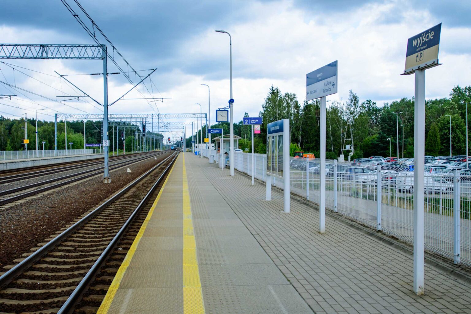 Podpisanie umowy na projekt dworca Opoczno Południe z ministrem Klimczakiem fot Sebastian Szwajkowski_26 Podpisanie umowy na projekt dworca Opoczno Poludnie z ministrem Klimczakiem fot Sebastian Szwajkowski 26