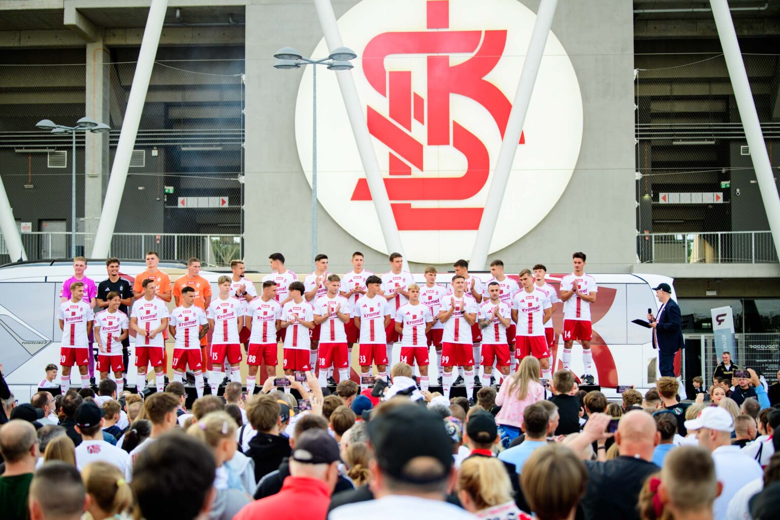 Prezentacja druzyny LKS sezon 2026 2027 fot Sebastian Szwajkowski 1