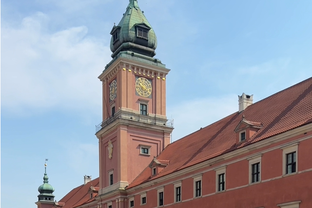 Pod Zamkiem Królewskim | Podróżowanie z radiem