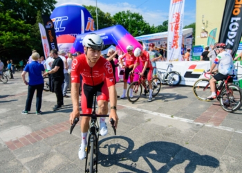 Start 37 Wyscigu Kolarskiego Solidarnosci i Olimpijczykow fot Sebastian Szwajkowski 23