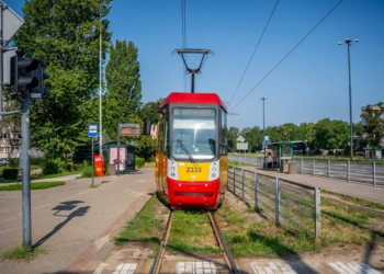 Wróciła linia 13, ale rzadziej jeździ tramwaj numer 8