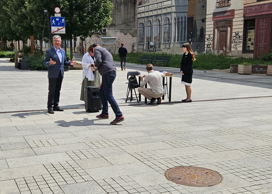 Kwiaty Wołynia na Piotrkowskiej i zbiórka podpisów