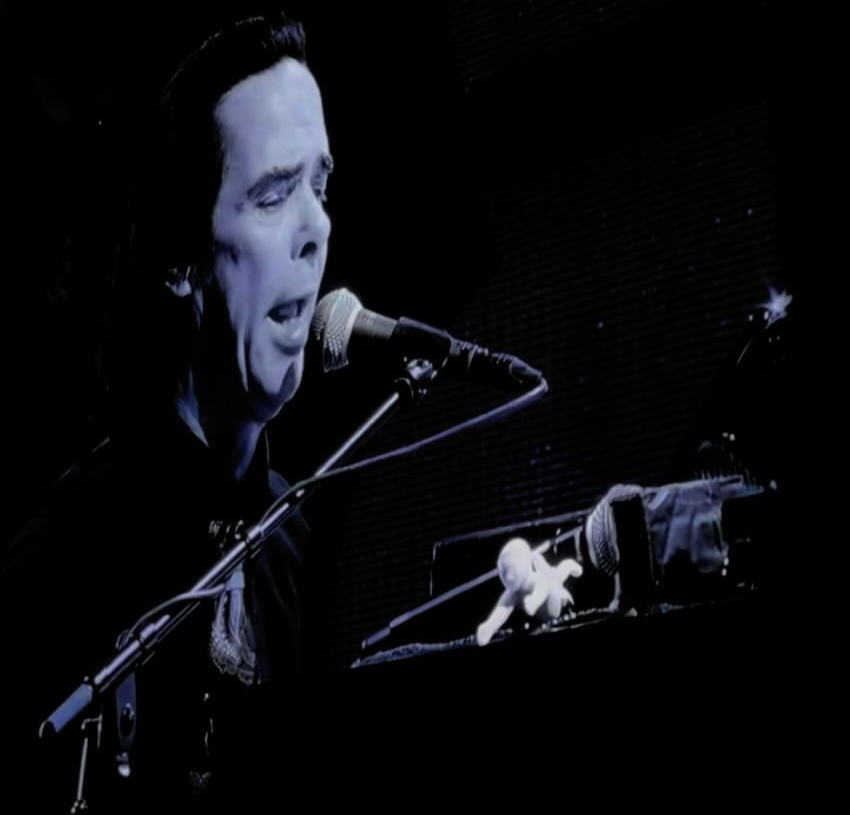 Nick Cave wsparł łódzką fundację. Symbol kampanii pojawił się na jego fortepianie 1 Nick Cave wsparł łódzką fundację. Symbol kampanii pojawił się na jego fortepianie