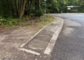 Mieszkańcy Widzewa walczą o bezpieczną drogę do przystanku. Miasto odpowiada: nie ma takich planów [ZDJĘCIA]