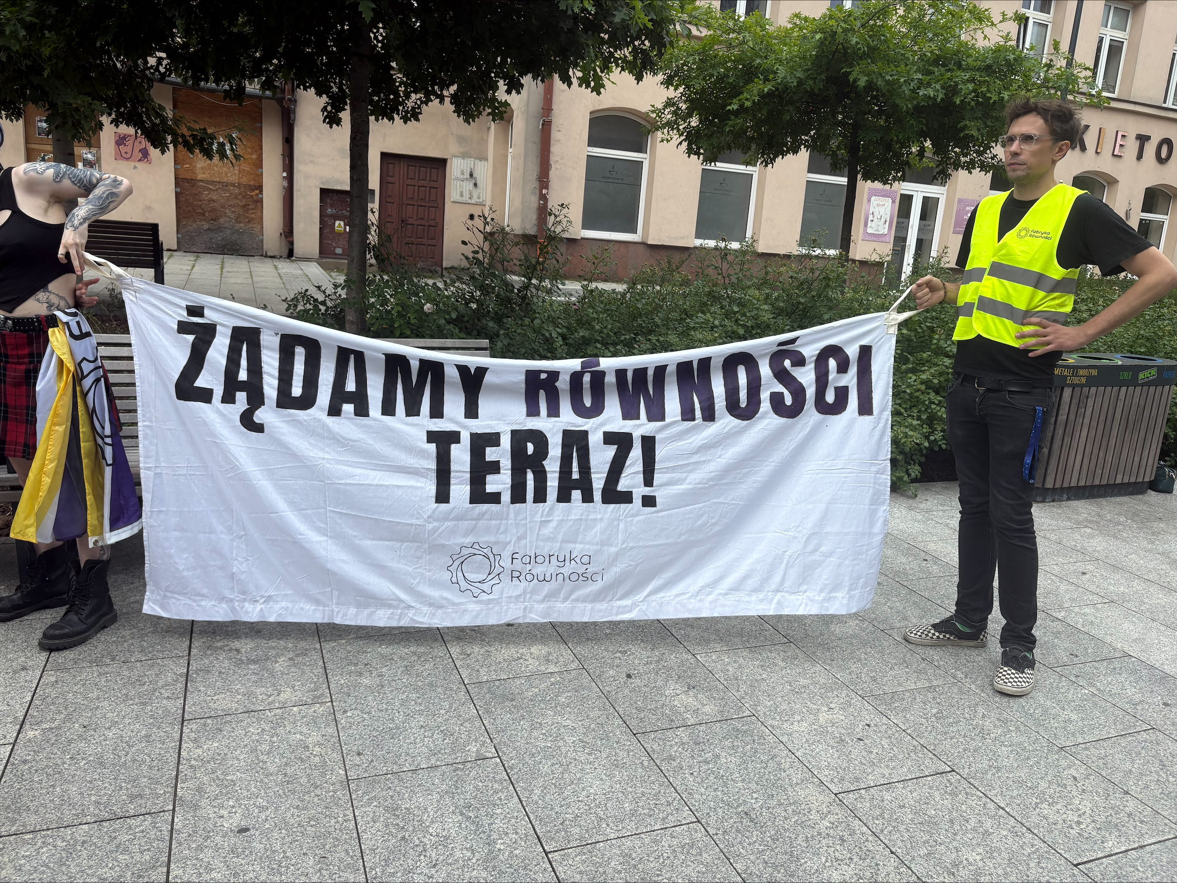 Łodzianie wyszli na ulicę. Protestowali przeciwko wetu prezydenta 2 Manifestacja w Łodzi