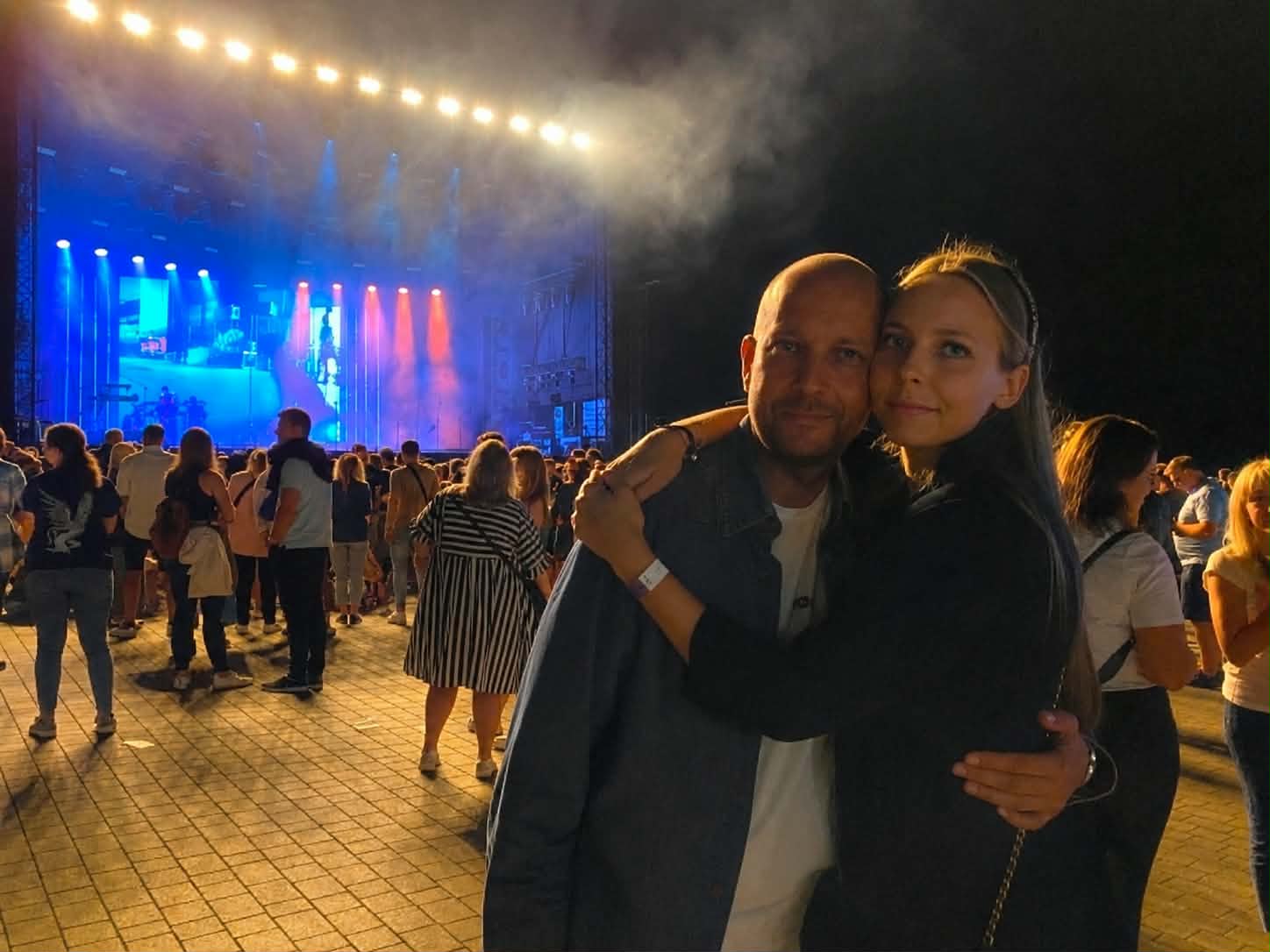 Jakub Wielgus z córką Olą podczas koncertu