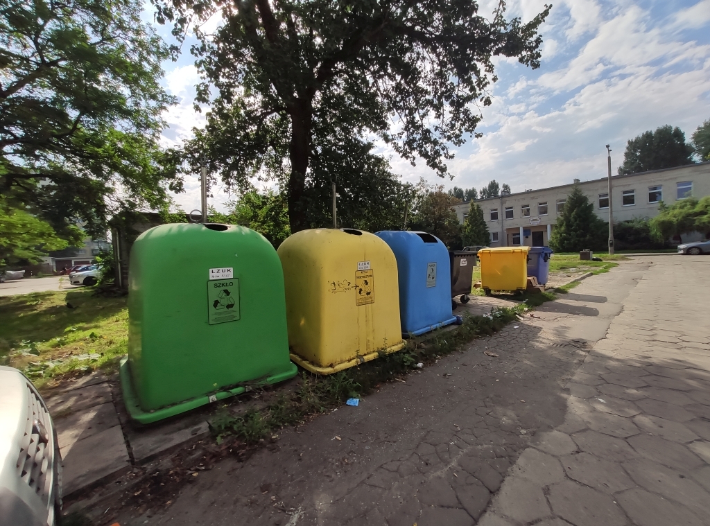 „Codzienność mieszkańców przy ul. Kadłubka”. Problem śmieci na osiedlu