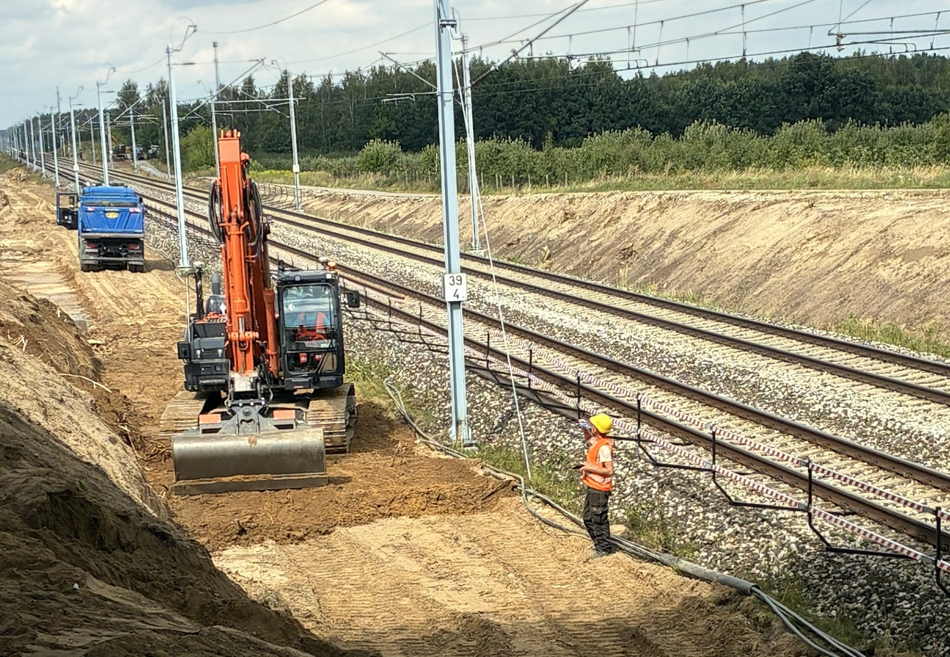 Pociągi przyspieszą do 250 km/h. W Łódzkiem powstanie też nowa stacja