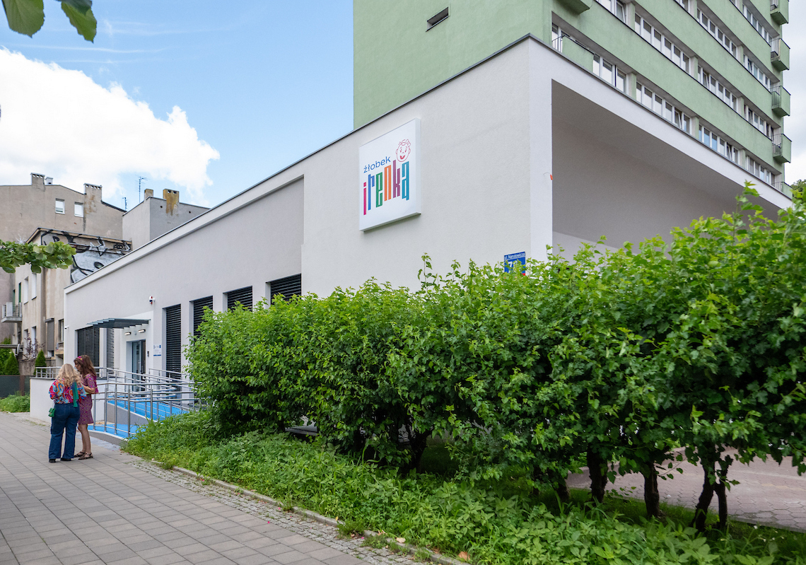 Kultowa kawiarnia z serialu „Daleko od szosy” zmieniła się w nowoczesny żłobek dla 70 dzieci
