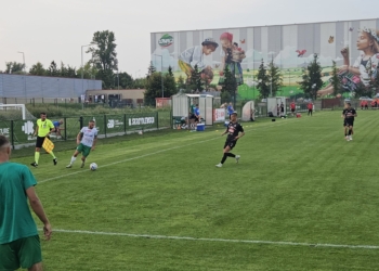 Strefa Kibica. Widzew II Łódź na „piątkę”, dobry start Pelikana Łowicz [PODSUMOWANIE 3. LIGI]