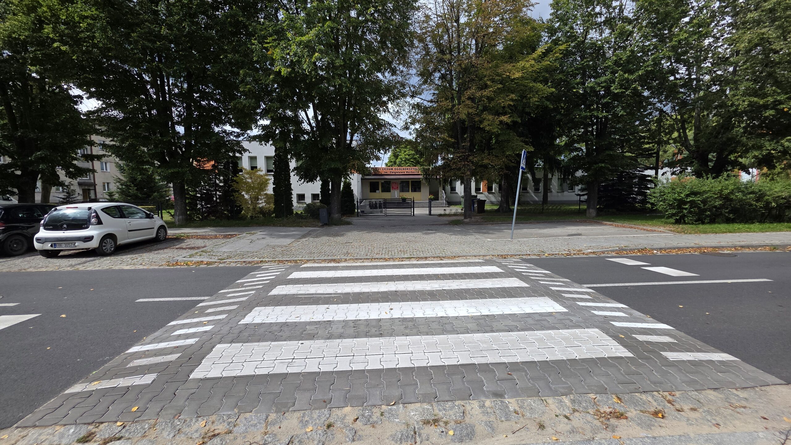 Próg zwalniający na Fabrycznej w Bełchatowie. Kierowcy urządzali tu tor wyścigowy