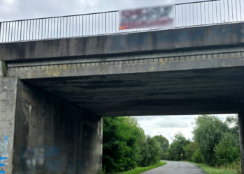 Antyukraiński baner na wiadukcie w Woli Krzysztoporskiej. Policja szuka sprawców