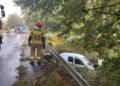 Chciał uniknąć zderzenia z sarną. Samochód wpadł do zbiornika wodnego [NAGRANIE, ZDJĘCIA]