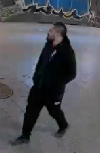 Policjanci poszukują sprawcy usiłowania zgwałcenia. Publikujemy wizerunek mężczyzny 1 Policjanci poszukują sprawcy usiłowania zgwałcenia. Publikujemy wizerunek mężczyzny
