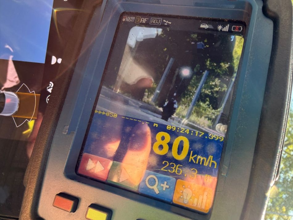 Pędził na hulajnodze 80 km/h. Dokonywał modyfikacji pojazdu 1 Pędził na hulajnodze 80 km/h. Dokonoywał modyfikacji pojazdu