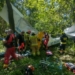 Samolot rozbił się w lesie niedaleko lądowiska. Pilot w szpitalu [ZDJĘCIA]