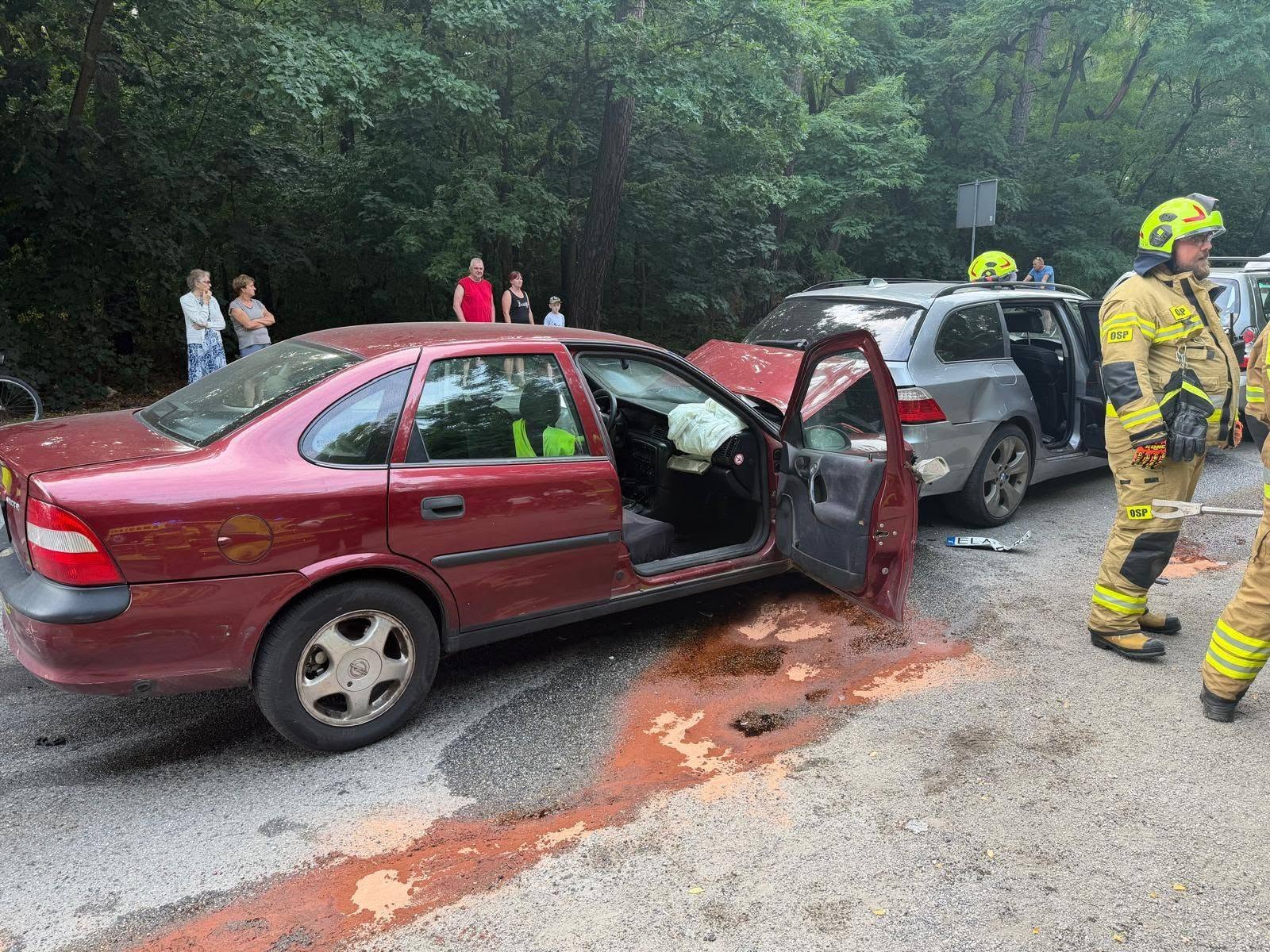 Wypadek w Buczku, obok przechodziła pielgrzymka. Autami podróżowało kilkanaście osób