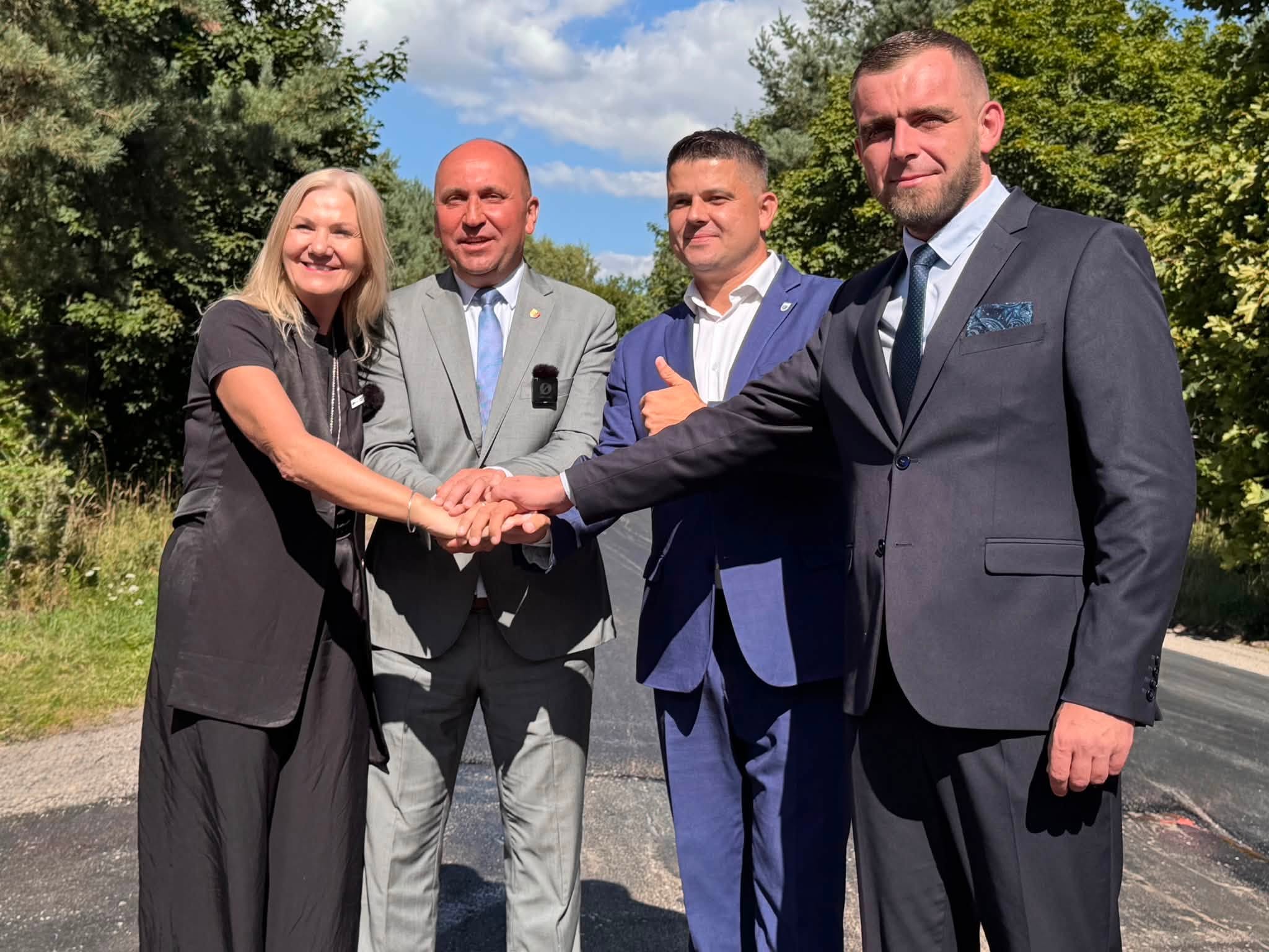 Droga z Pytowic do granicy gminy Kleszczów przechodzi remont. Prace na finiszu