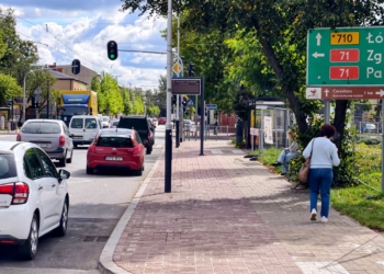 Plac Kościuszki w Konstantynowie Łódzkim przechodzi metamorfozę. Pojawi się dużo zieleni
