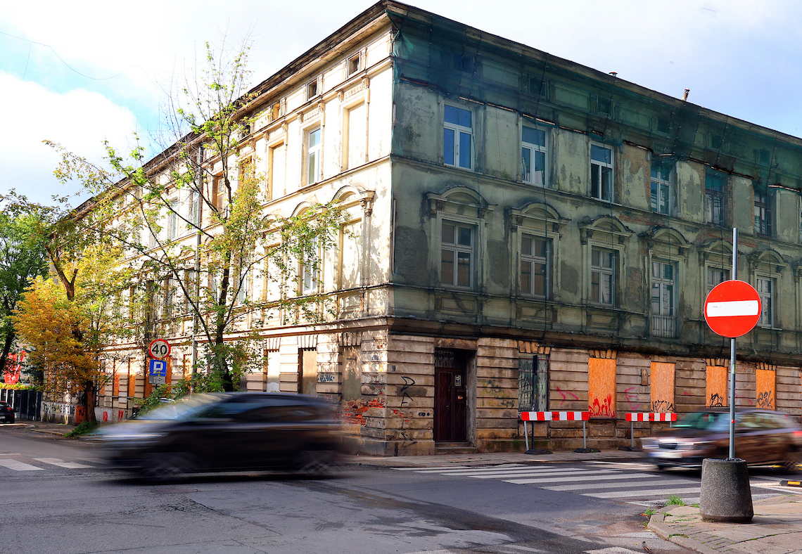 Całkowita zmiana standardu. Kamienica przy Dowborczyków ma być wyremontowana [ZDJĘCIA]