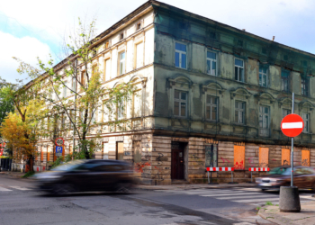 Całkowita zmiana standardu. Kamienica przy Dowborczyków ma być wyremontowana [ZDJĘCIA]