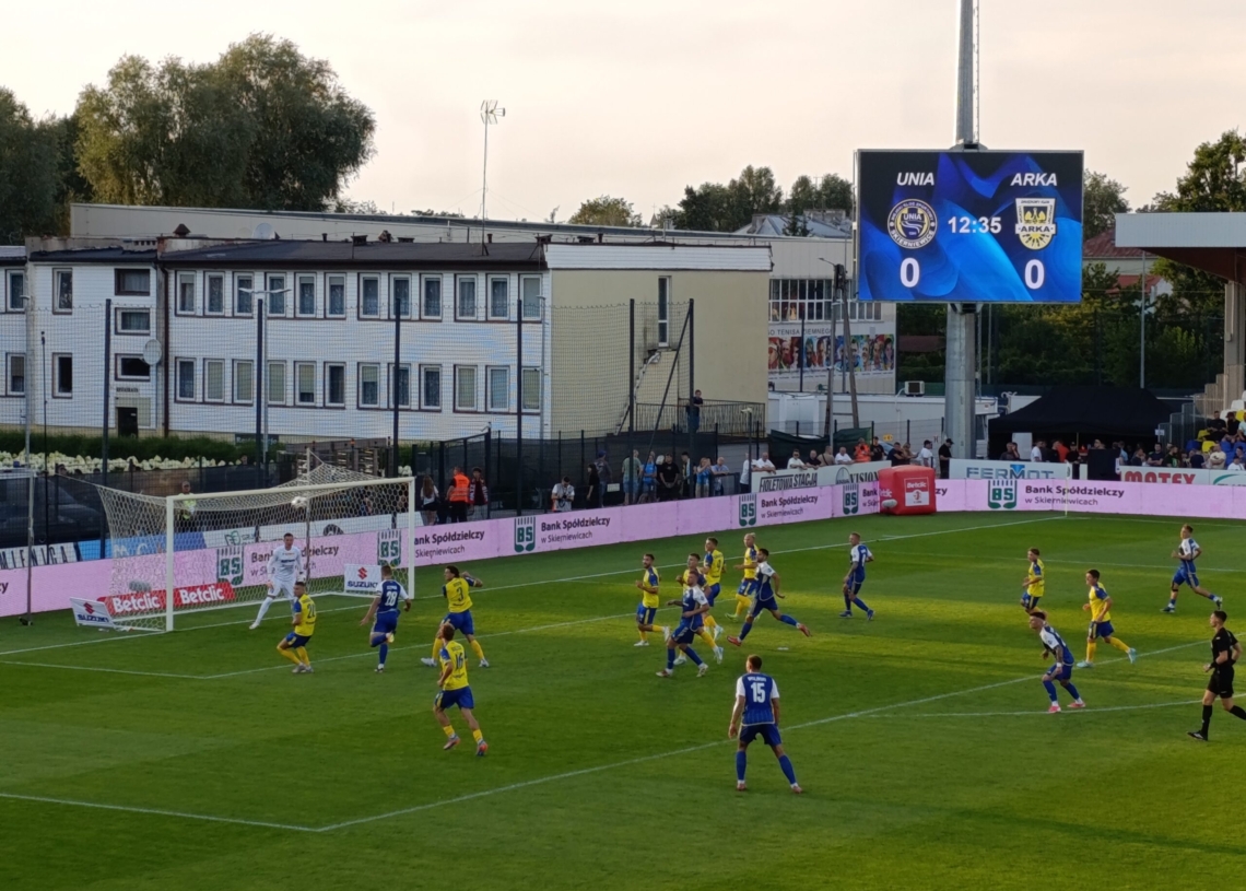 Historyczna wygrana Unitów! Unia Skierniewice – Arka Gdynia 2:0 [ZDJĘCIA]
