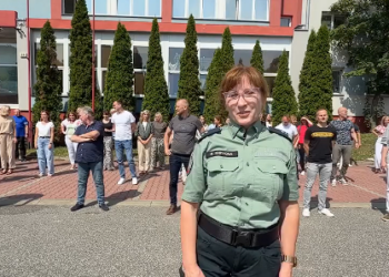 Pomagają rannemu policjantowi. Służby z Łódzkiego ruszyły z wyjątkowym wyzwaniem
