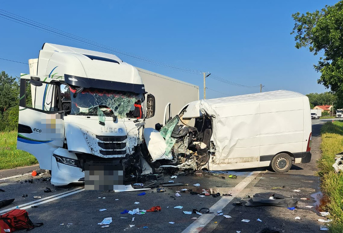 Wypadek na DK91 w gminie Ozorków. Dwie osoby ranne, LPR na miejscu
