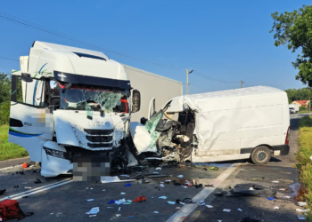 Wypadek na DK91 w gminie Ozorków. Dwie osoby ranne, LPR na miejscu