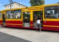 Pasażerowie tramwaju 45 mają dość. „Wsiadamy na czworaka, gdzie są nasi radni?” 2 Pasażerowie tramwaju 45 mają dość. „Wsiadamy na czworaka, gdzie są nasi radni?”