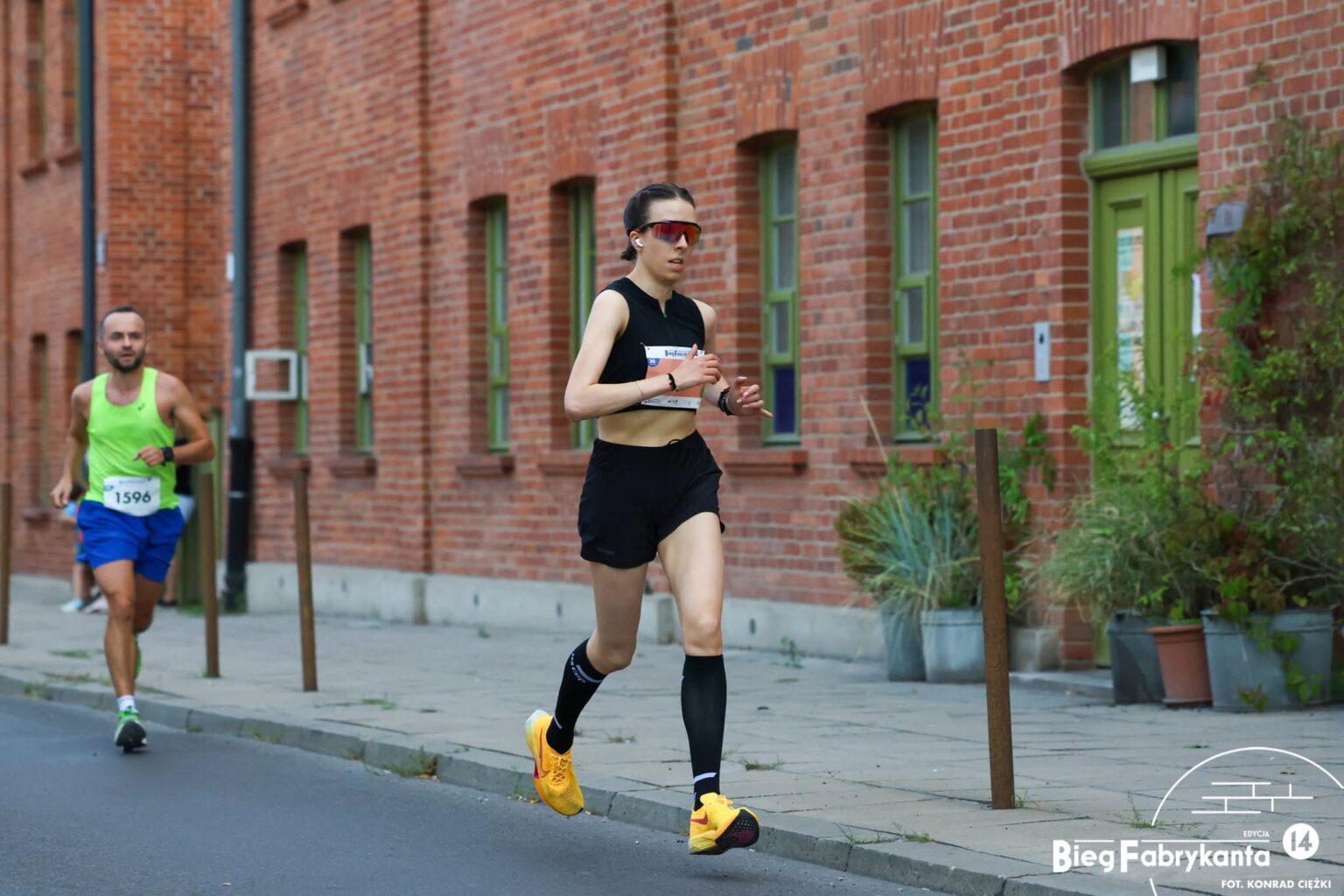 Julia Szczytkowska podczas Biegu Fabrykanta 2025, fot. Konrad Ciężki | Zabiegany Fotografik kc