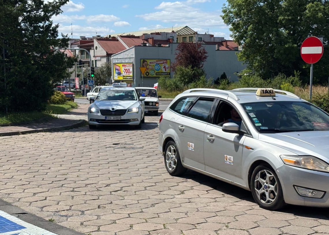 Taksówkarze w Radomsku protestowali przeciwko pijanym kierowcom 1 Taksówkarze w Radomsku protestowali przeciwko pijanym kierowcom